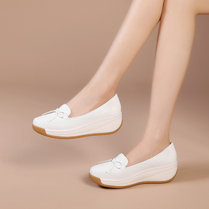 2021年新款厚底镂空洞洞软底鞋舒适妈妈女士皮鞋真皮休闲夏季女鞋