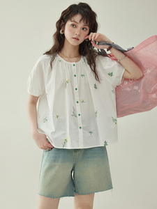 「北岛AMUU原创」清新圆领刺绣小花短袖衬衫女夏季设计感宽松上衣