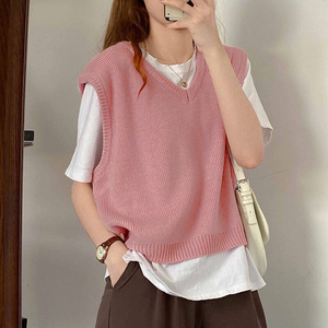 酒红色针织马甲短款