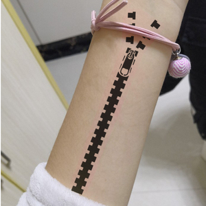 网红另类创意拉链拉锁纹身模板纹身膏果汁半永久纹绣通用镂空模板