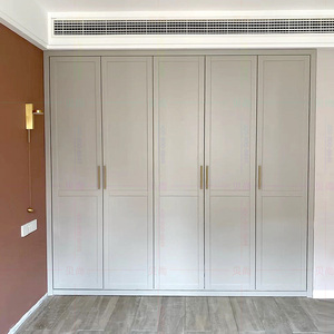 极简轻奢浅灰色衣柜门板港式现代衣帽间多层实木环保烤漆全屋定制