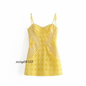外贸女装欧美快时尚黄色蕾丝拼接吊带连衣裙2023夏季新款