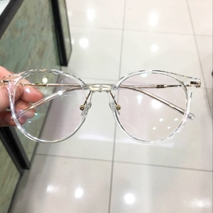 白色塑料眼镜框