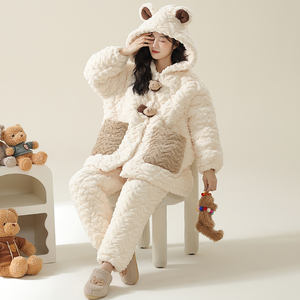睡衣女冬季款三层夹棉加厚加绒珊瑚绒保暖冬天可爱小熊家居服套装