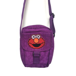 kaws芝麻街小挎包