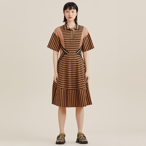 谜底优雅时尚拼接翻领落肩h型连衣裙212ml0766