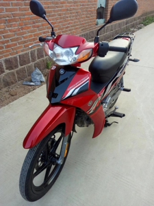 二手雅马哈110cc弯梁摩托车c8 125cc燃油助力代步摩托车