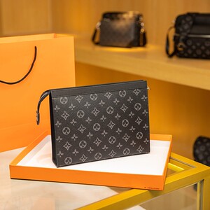 新款真皮休闲夹包牛皮手抓包黑花洗漱包男士手拿包lv&?ho手包男款