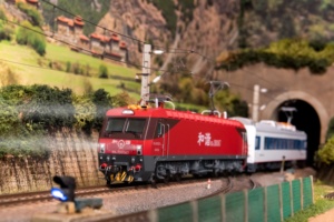 CMR 第四版 HXD3D型电力机车 火车模型 和谐电3D HO比例1/87