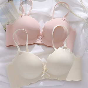 舒适女式内衣小胸聚拢无痕显大少女无钢圈加厚文胸罩套装收副乳