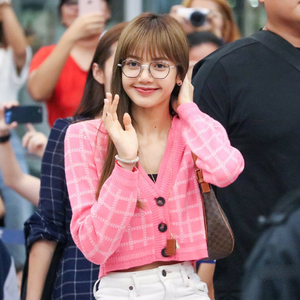 lisa同款粉色格子针织开衫毛衣外套女秋冬复古长袖短款上衣