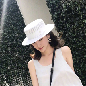 欧美名媛风时尚M字母白色平顶沙滩草帽透气遮阳帽子女夏度假出游