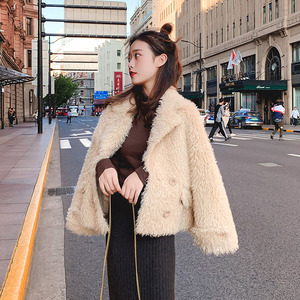 羊毛圈外套女白色