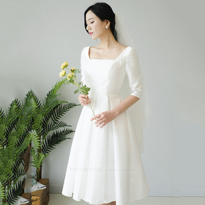 新款缎面轻婚纱结婚新娘旅拍领证森系简约中袖公主赫本白色礼服裙