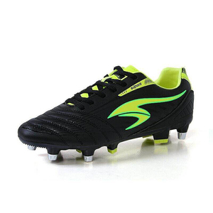 铁钉足球鞋
