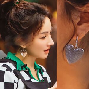 明星大侦探吴昕同款耳环2022年新款小众气质爱心耳钉百搭心形耳饰
