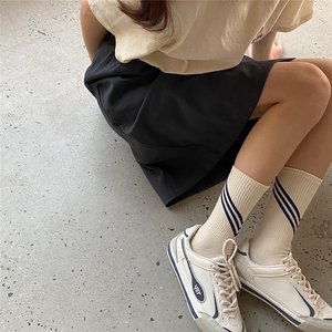 学院系少女风美式复古米色系袜子女字母二杠白袜运动风学生中筒袜