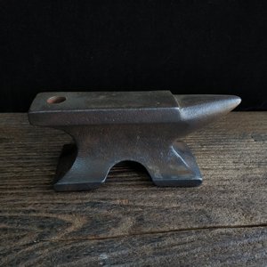 仿古民俗老物件老铁砧子铁匠铁墩子实用收藏小羊角砧敲打垫托工具