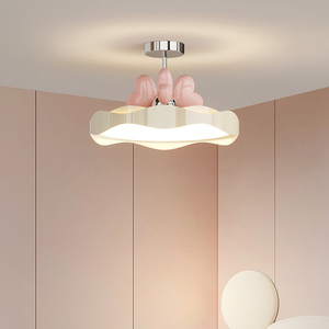 奶油风卧室吸顶灯创意爱心儿童房护眼灯现代简约包豪斯书房间灯具