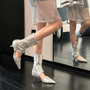 2024新款银色包头凉鞋小众设计尖头细跟镂空中跟短靴低跟凉靴女鞋