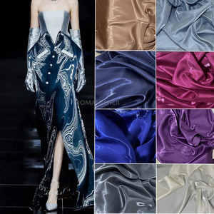 水晶丝缎反光布料科技感服装婚纱礼服液态金属风衣裤子设计师面料