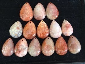 天然珊瑚玉水滴红花凤尾虫纹冰种吊坠直播间专拍链接