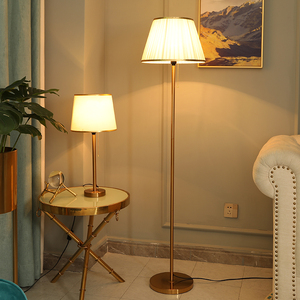 落地灯ins客厅卧室床头沙发创意轻奢金色装饰遥控LED调光立式台灯