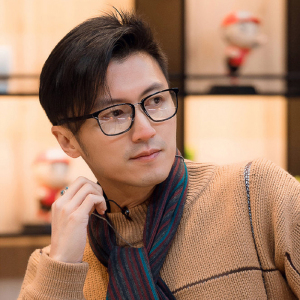 眼镜框女大脸方脸