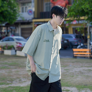 日系少年感衬衫男短袖夏季绿色条纹宽松衬衣服学院风休闲潮牌外套