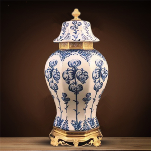 陶瓷配铜将军罐客厅新中式轻奢欧式家居装饰品摆件高档青花瓷器