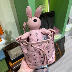 【阿飞家】二手 mcm粉色小兔子水桶包斜挎 秒杀 0323