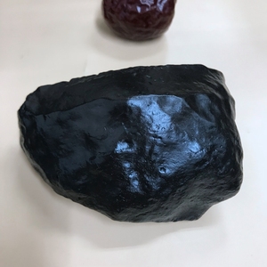 戈壁黑泥石