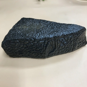 戈壁黑泥石