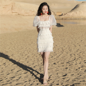 夏新款三亚沙滩裙性感显瘦短裙方领泡泡袖白色蛋糕裙超仙连衣裙女