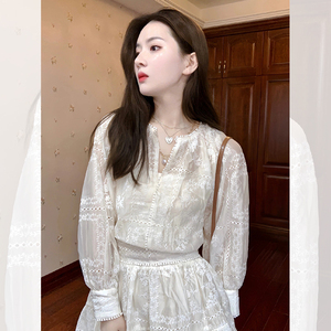 法式白色蕾丝长袖连衣裙女春秋季独特高级感超好看气质绝美短裙子