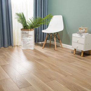 恩诺纯实木锁扣地板原木家用厂家直销仿古轻奢橡木地热地暖地板