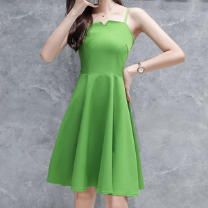 牛油果绿吊带连衣裙女夏小清新绿色超仙森系小个子收腰短款a字裙