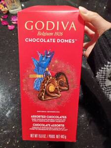 现货加拿大godiva歌帝梵夹心巧克力红色礼盒443g圣诞系列融化不赔