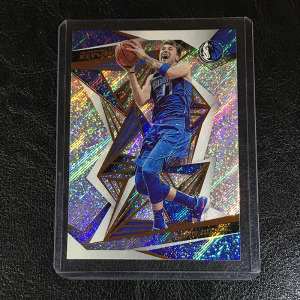 nba球星卡 东契奇 自带折射 2019-20 panini 革命 独行侠#73