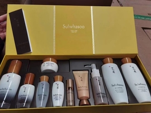 000人付款淘宝雪花秀滋盈肌本护肤礼盒十件套,全