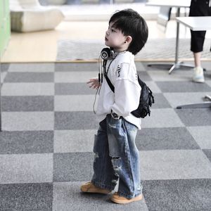 男童秋季套装新韩版字母拼接打底衫复古破洞牛仔裤时尚潮流两件套