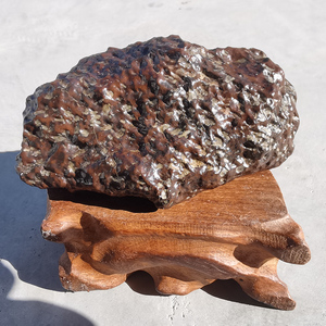 新疆龙鳞陨石 甘沟强磁陨星手把件居家袖珍戈壁镇宅原石收藏摆件