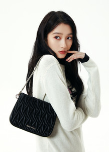 欧洲代购 miumiu缪缪 明星同款 女包 miu sassy单肩包 淑女5ba200