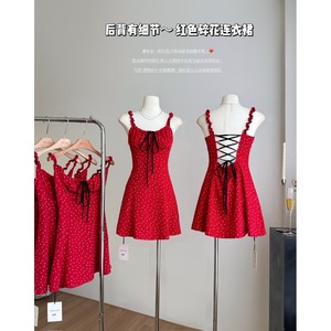 【甜樱朗姆】露背红色连衣裙女新款波点垂感修身显瘦吊带裙