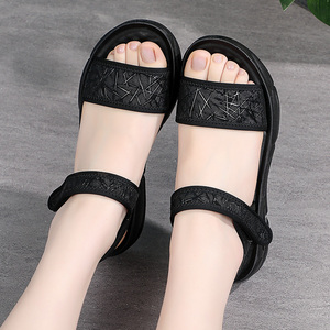 沙滩鞋女款海边软底防滑百搭夏季外穿运动魔术贴妈妈凉鞋低跟厚底