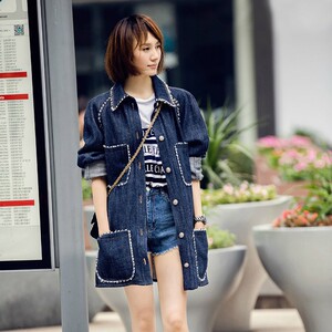 香港2021新款袁泉明星同款时尚宽松牛仔衣时休闲毛边中长款外套女