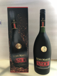 酷贝酒吧：时尚与个性的狂欢天堂