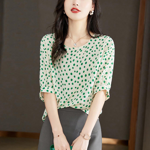 大小波点上衣