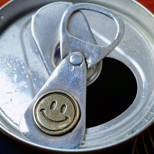 925纯银和铜微笑脸易拉罐拉环金色饼吊坠潮流吊牌银饰配饰饰品