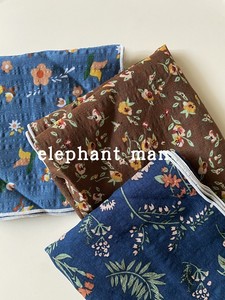 elephant man 21年秋冬碎花图案 深色系棉麻方巾丝巾 可做头巾